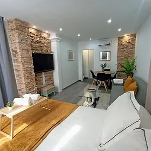https://apt-acogedor-apartamento-con-vistas-al-mar-y-montaa.hotelsinnerja.org